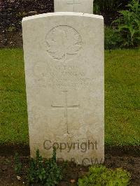 Etaples Military Cemetery - Bingay, L W